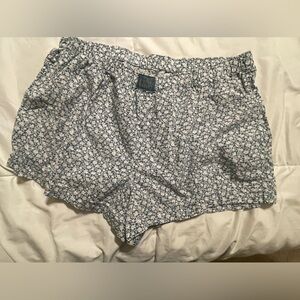 Victoria Secrets Boxers with pockets size 2xl NWOT